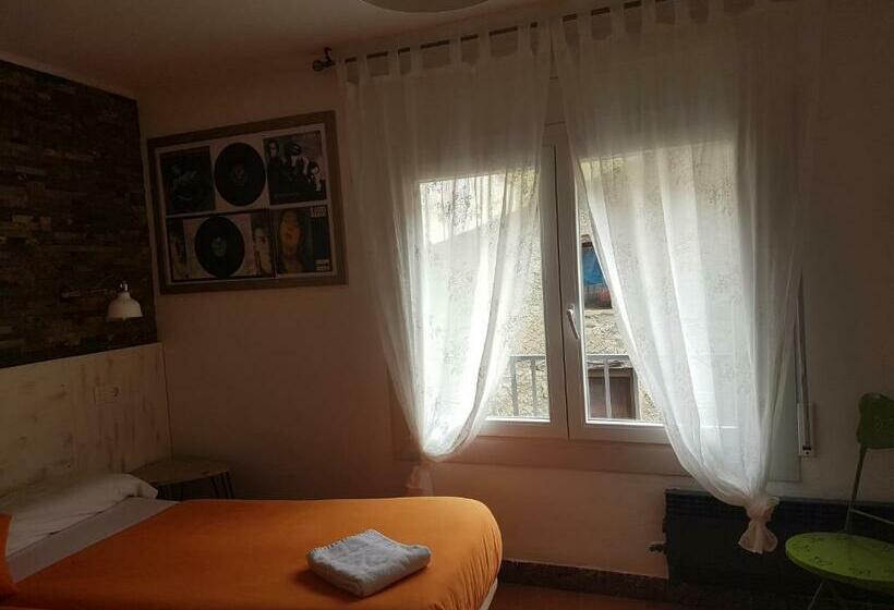 اتاق استاندارد, Barri Antic Hostel & Pub