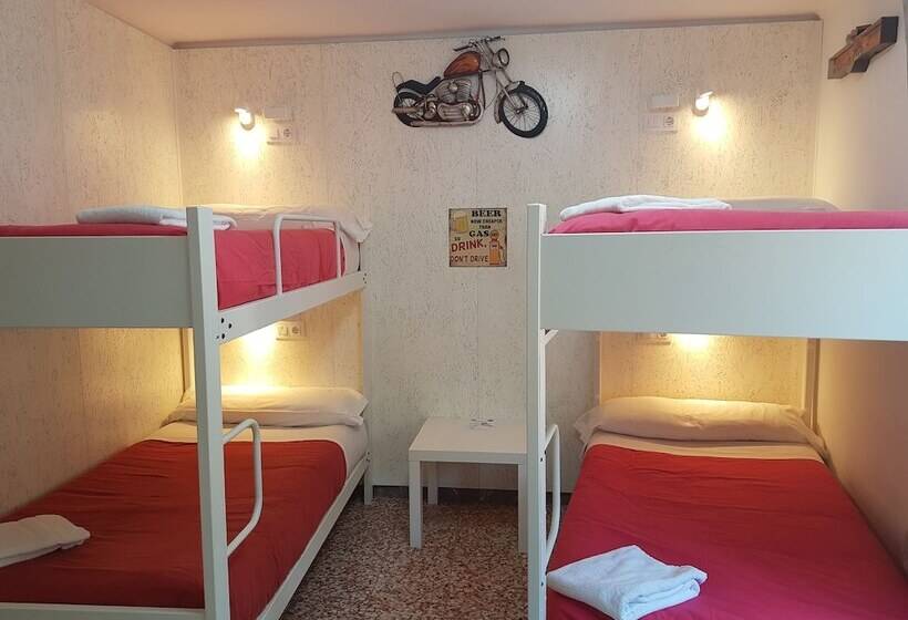 اتاق خانوادگی, Barri Antic Hostel & Pub