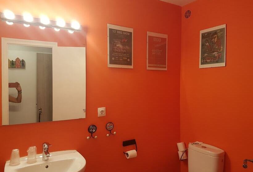 Habitación Cuádruple Estándar, Barri Antic Hostel & Pub