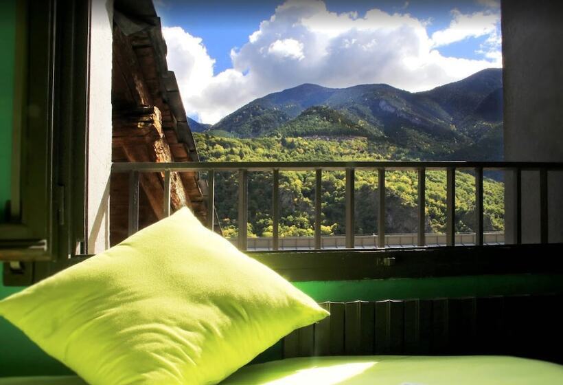 سوئیت کلاسیک, Barri Antic Hostel & Pub