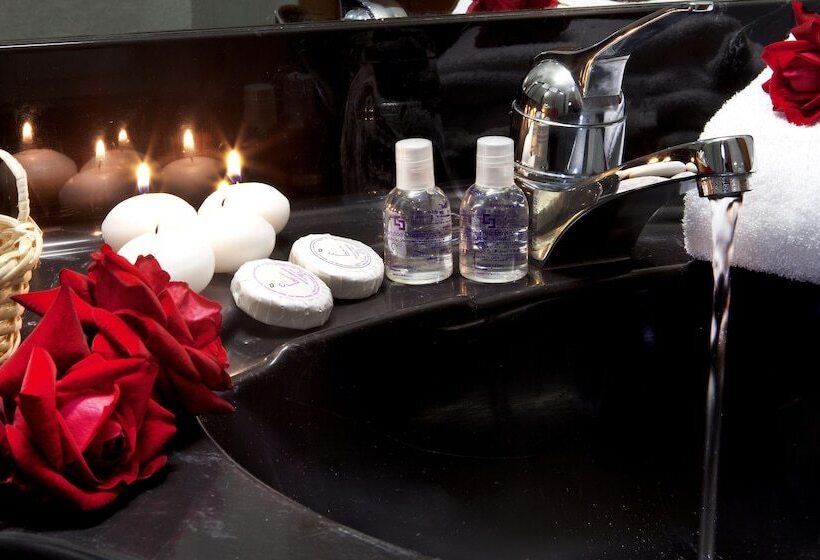 اتاق استاندارد سه نفره, Diana Jardin Et Spa