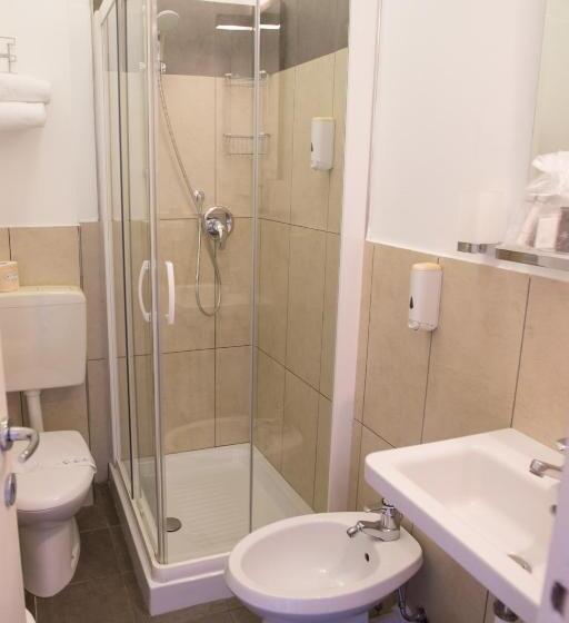 غرفة أساسية, Europa