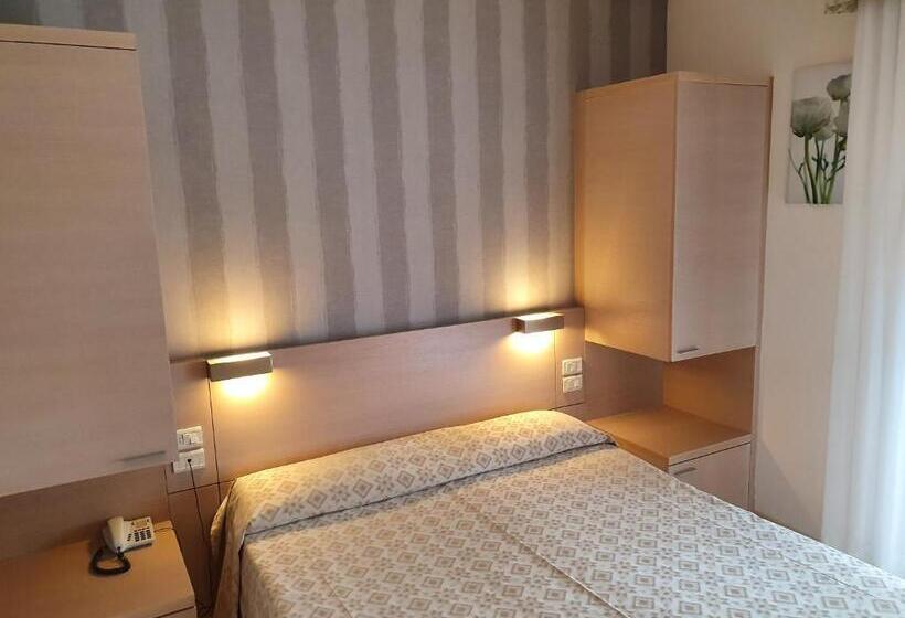 غرفة قياسية فردية, Europa