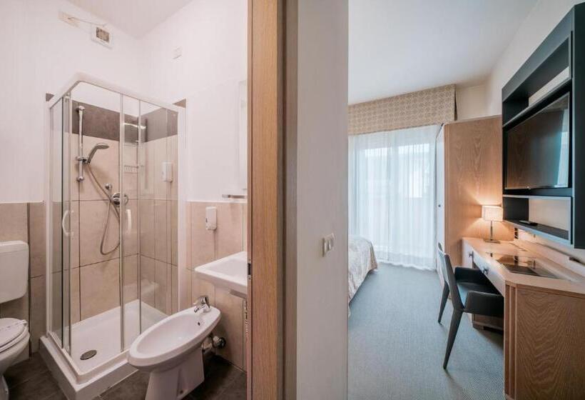 غرفة قياسية فردية, Europa