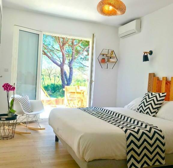 テラス付きスタンダードルーム, Hôtel Les Volets Rouges  Cassis