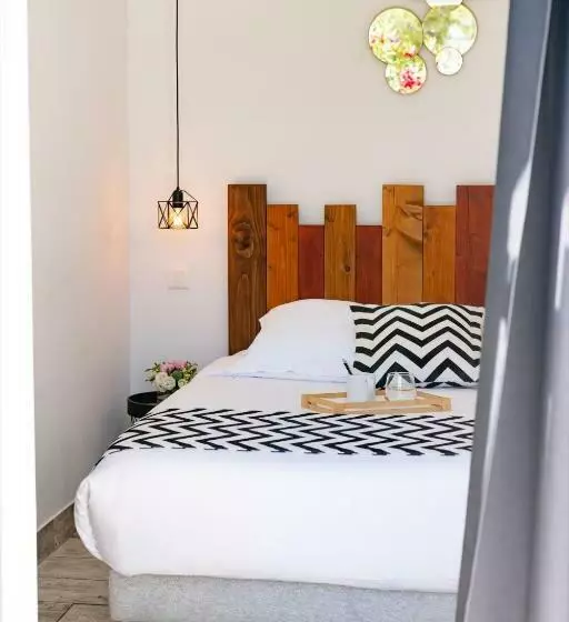 スタンダードルーム, Hôtel Les Volets Rouges  Cassis