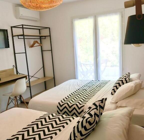 スタンダード４人部屋, Hôtel Les Volets Rouges  Cassis