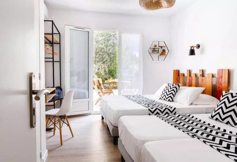 スタンダード４人部屋, Hôtel Les Volets Rouges  Cassis