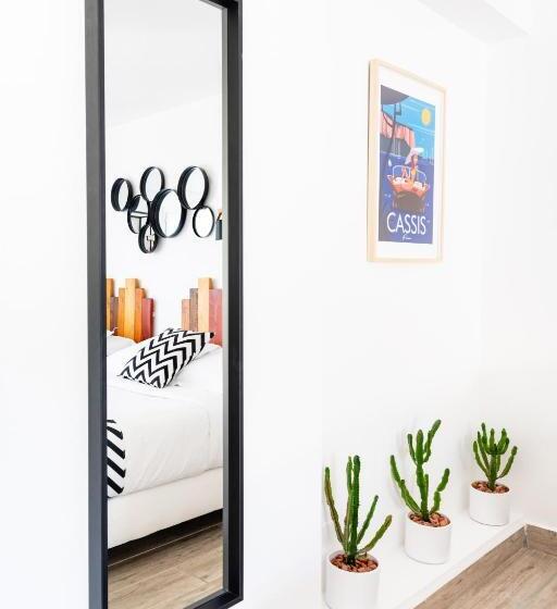 ファミリールーム, Hôtel Les Volets Rouges  Cassis