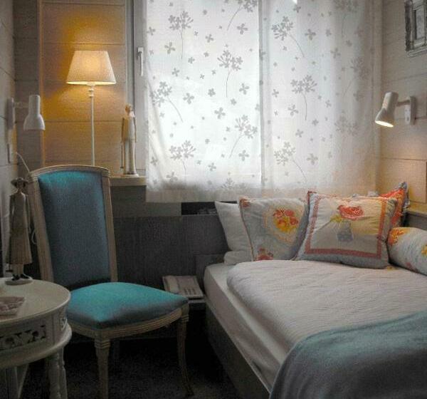 스탠다드 싱글 룸, Kolb