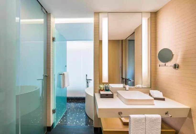 キングサイズベッドのスタンダードルーム, Le Meridien Qingdao West Coast