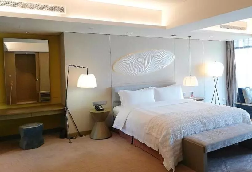 キングサイズベッドのスイートルーム, Le Meridien Qingdao West Coast