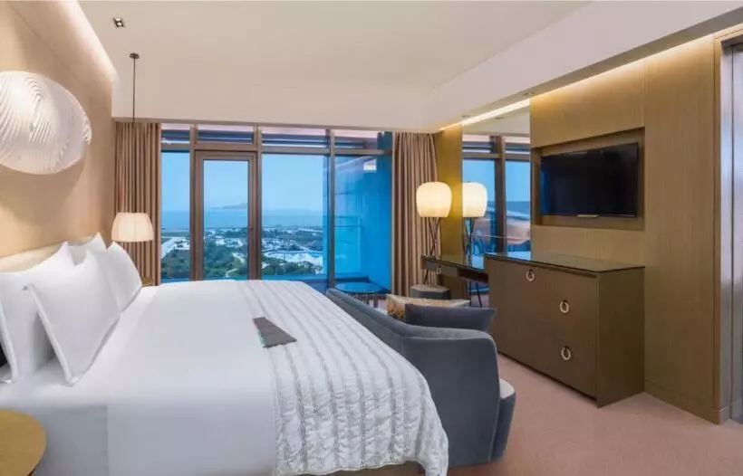 キングサイズベッドのスイートルーム, Le Meridien Qingdao West Coast