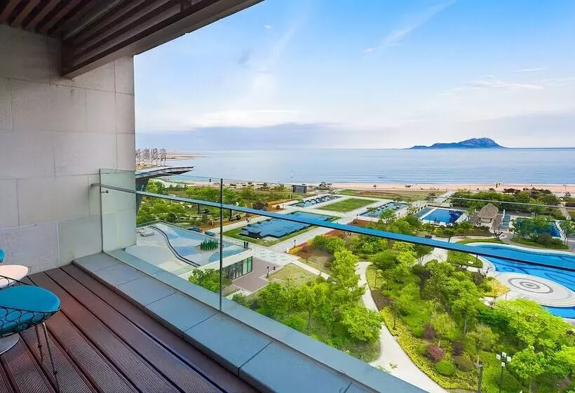 ２ダブルベッドのスタンダードルーム, Le Meridien Qingdao West Coast