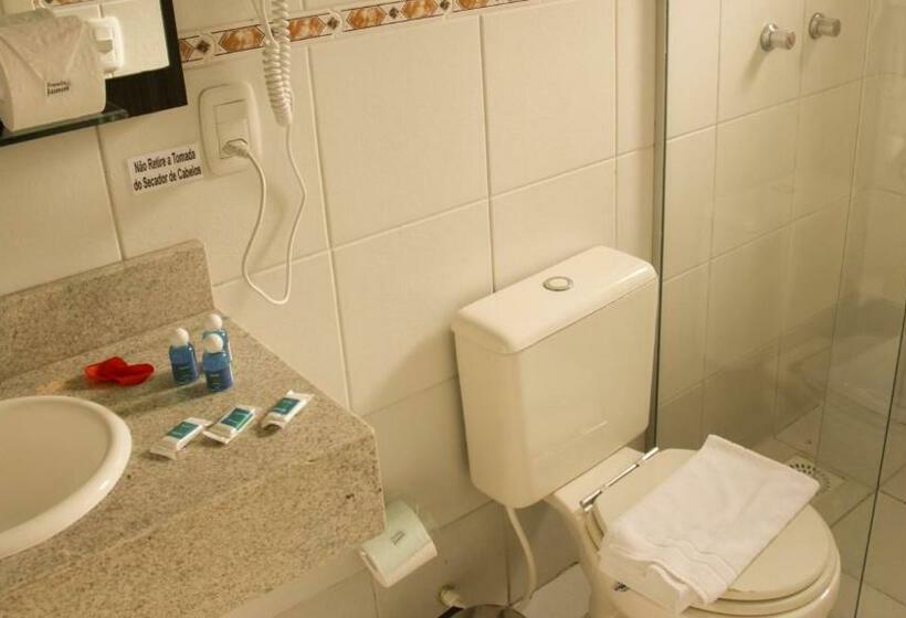 Номер Стандарт Трехместный, Pousada Jasmim