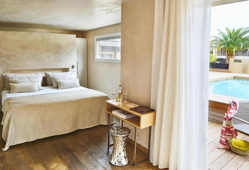 סוויטת ג'וניור עם מסג'ר מים, Villa Cosy, Hotel & Spa