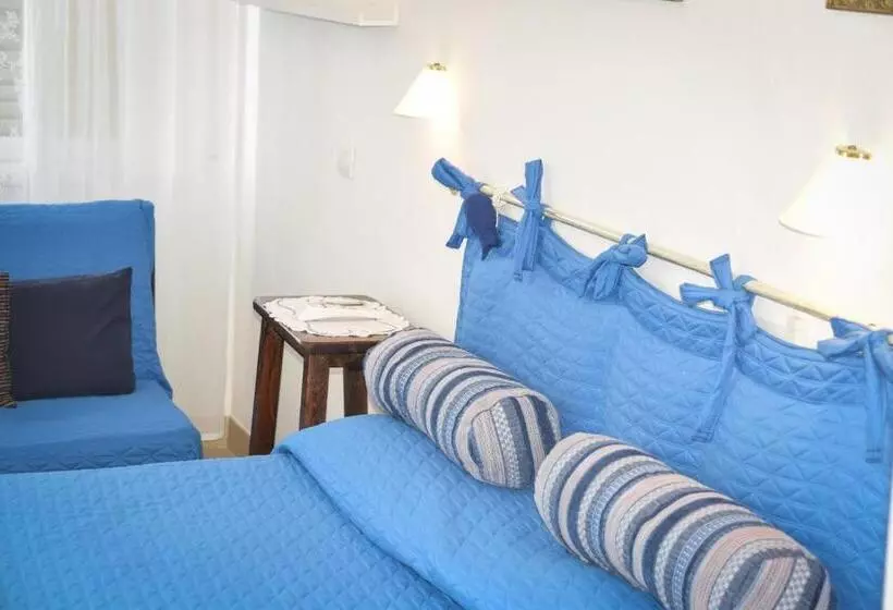 اتاق استاندارد سه نفره, Villa Denia