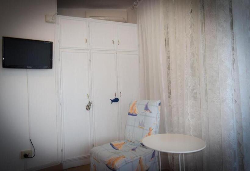 חדר סטנדרט לשלושה, Villa Denia