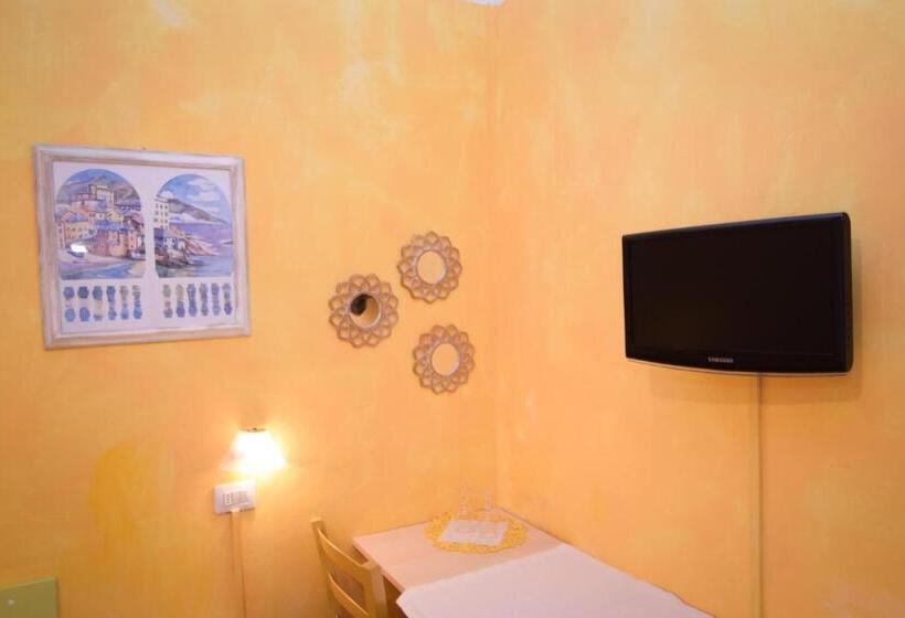 חדר אקונומי, Villa Denia