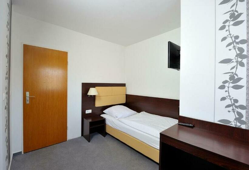 Номер Стандарт Индивидуальный, Zur Post