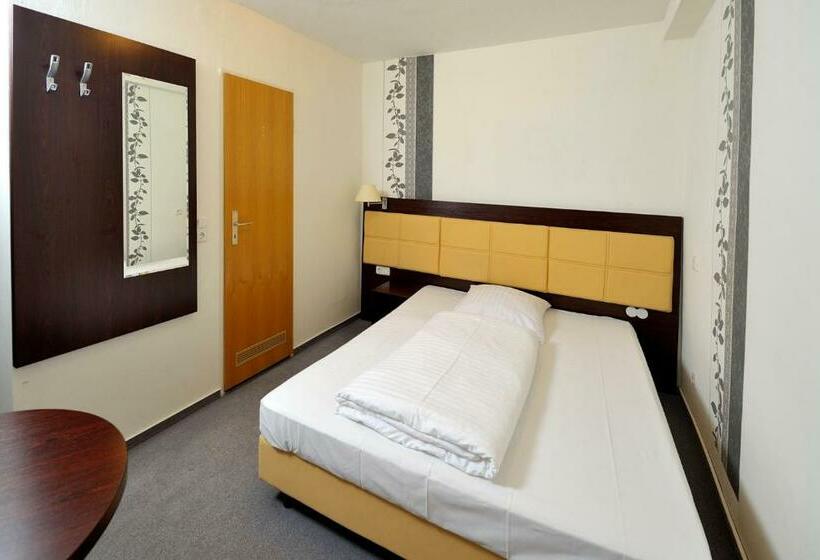 Номер Стандарт, Zur Post