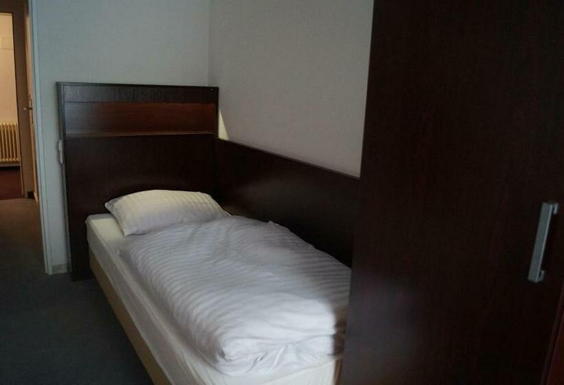 Номер Стандарт Индивидуальный, Zur Post