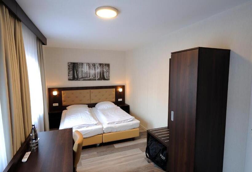 Номер Стандарт, Zur Post