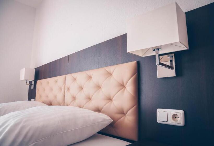 Номер Стандарт, Zur Post