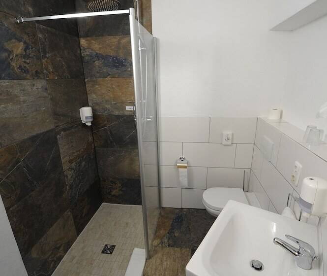 Номер Стандарт Индивидуальный, Zur Post