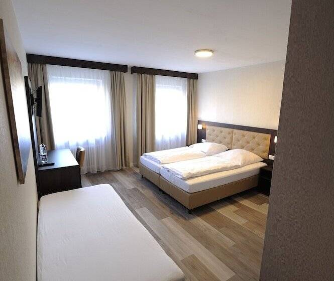 Номер Стандарт Трехместный, Zur Post