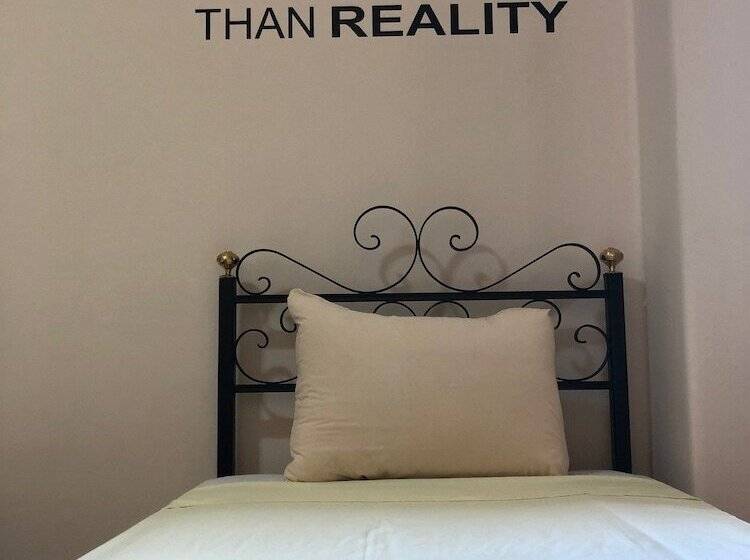 اتاق استاندارد یک تخته با سرویس بهداشتی مشترک, Meramees