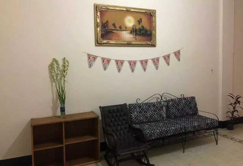 اتاق استاندارد یک تخته با سرویس بهداشتی مشترک, Meramees