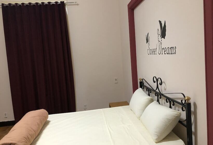 اتاق استاندارد با سرویس بهداشتی مشترک, Meramees