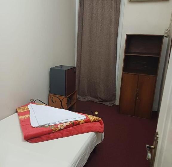 اتاق استاندارد یک تخته با سرویس بهداشتی مشترک, Meramees