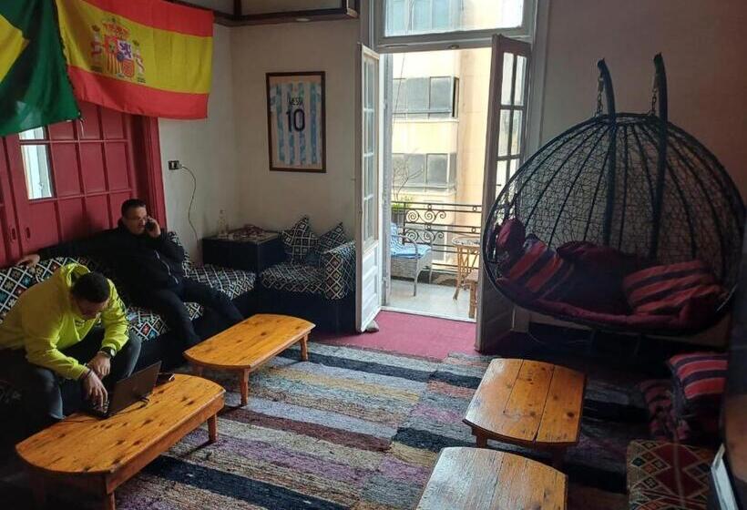 اتاق خانوادگی با سرویس بهداشتی مشترک, Meramees