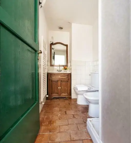 Comfort Kolmen Hengen Huone, Agriturismo Girolomoni   Monastero