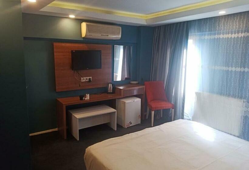 استودیوی استاندارد, Moon Blue Suits