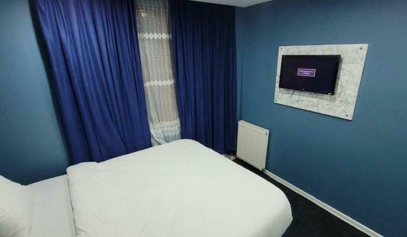 آپارتمان 2 خوابه, Moon Blue Suits