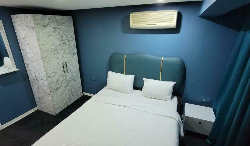 آپارتمان 2 خوابه, Moon Blue Suits