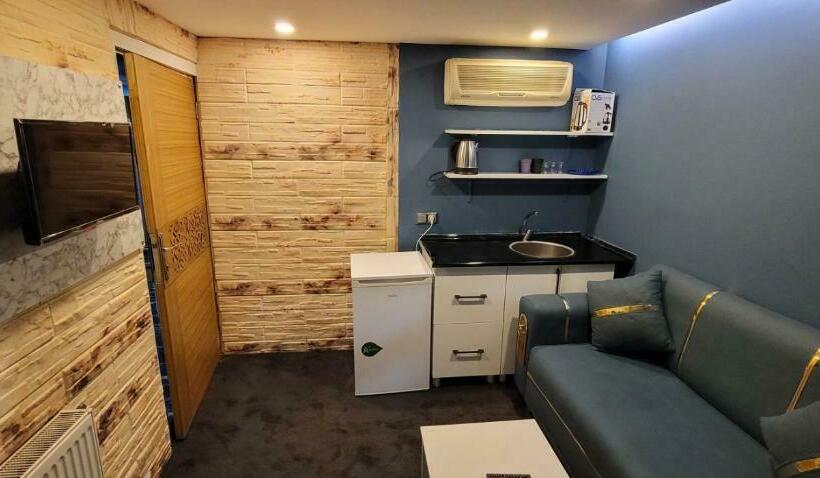 آپارتمان 2 خوابه, Moon Blue Suits