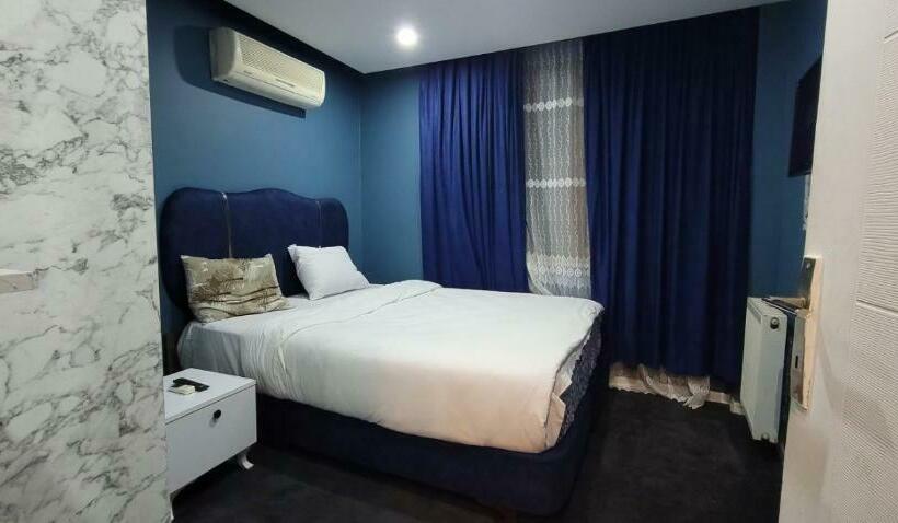 آپارتمان 2 خوابه, Moon Blue Suits