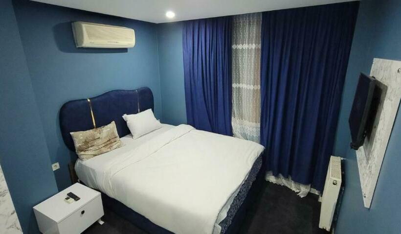 آپارتمان 2 خوابه, Moon Blue Suits