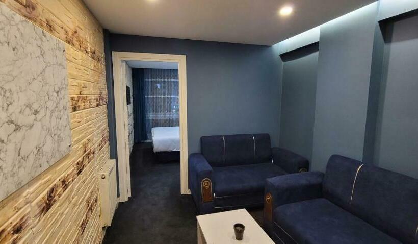 آپارتمان 2 خوابه, Moon Blue Suits