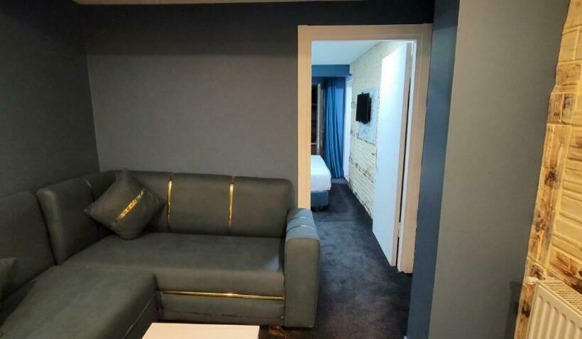 آپارتمان 2 خوابه, Moon Blue Suits