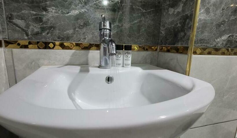 آپارتمان 2 خوابه, Moon Blue Suits