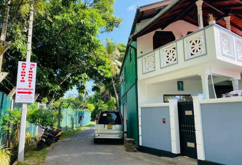 דירה בת חדר שינה 1 עם מרפסת, Antonio Transit Katunayake