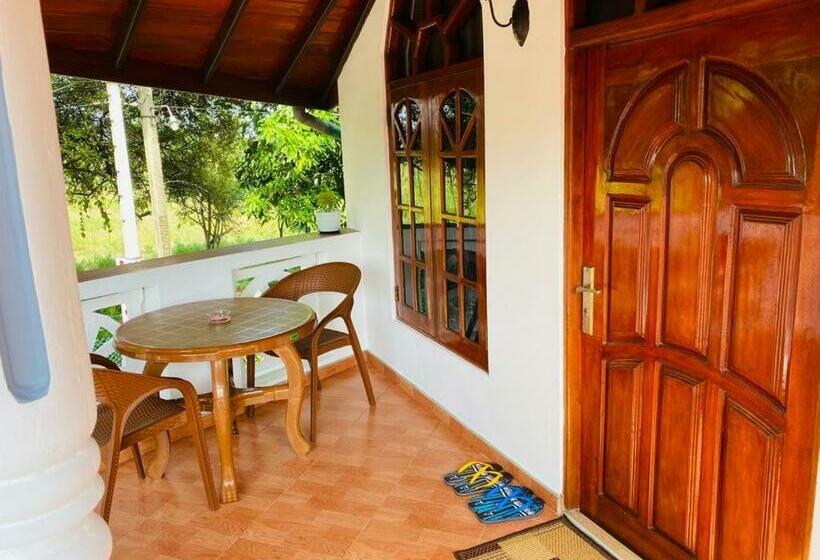 Apartamento 1 Dormitório com Sacada, Antonio Transit Katunayake