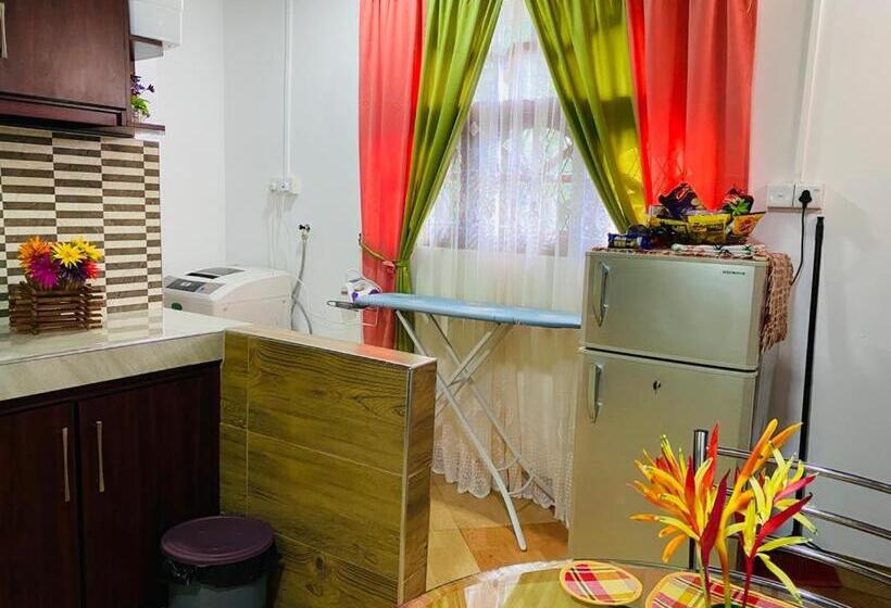 דירה בת חדר שינה 1 עם מרפסת, Antonio Transit Katunayake