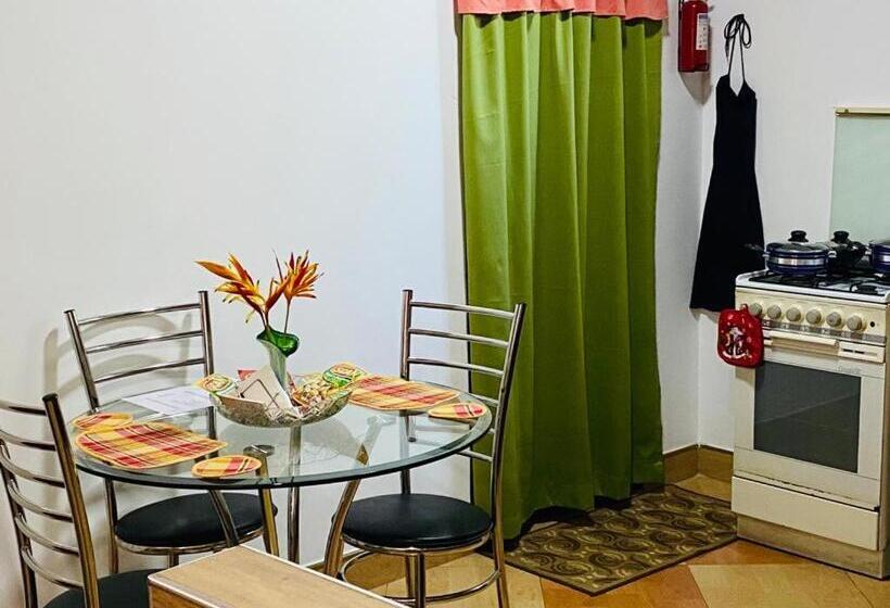 Apartamento 1 Dormitório com Sacada, Antonio Transit Katunayake