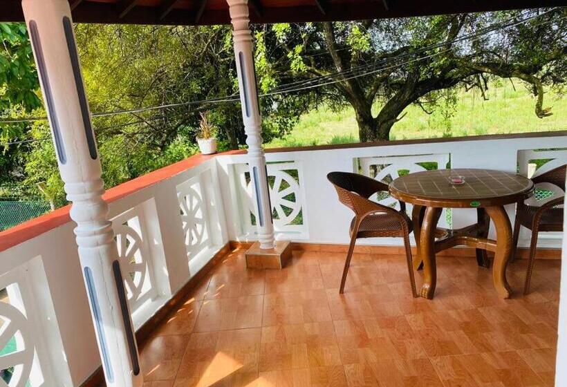 Apartamento 1 Dormitório com Sacada, Antonio Transit Katunayake